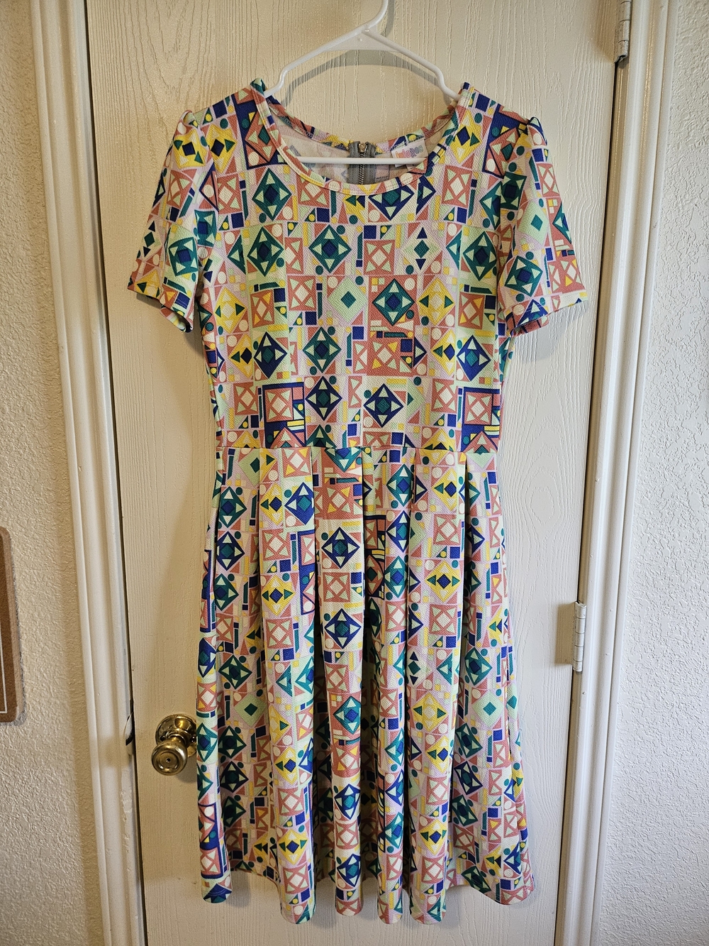 LuLaRoe Amelia Dress With Pockets Size Large